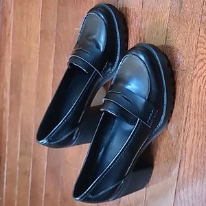 Dolce by MOJO Moxy high heeled black loafers